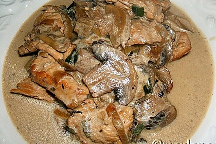 Putenpfanne mit Pilzen