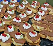 Eclairs mit Eierlik&ouml;rcreme (Bild)