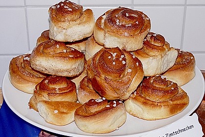 Zimt - Hefe Schnecken 10