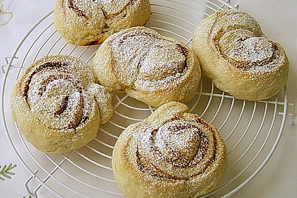 Zimt - Hefe Schnecken 6