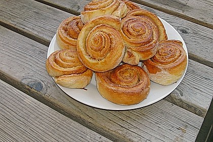 Zimt - Hefe Schnecken 1