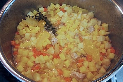 Steckr&uuml;beneintopf mit &Auml;pfeln und M&ouml;hren 1