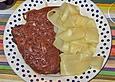Beiried in Zwiebel - Rosinen - Rotwein - Sauce