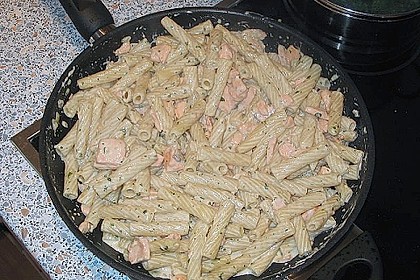 Penne mit cremiger Lachssauce 2