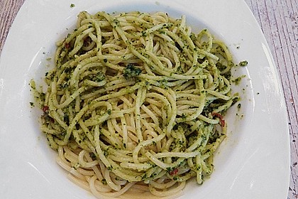 Spaghetti al pesto 4