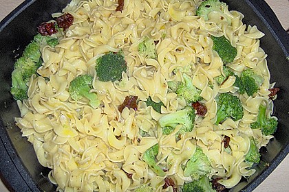 Brokkoli - Pasta mit getrockneten Tomaten 1