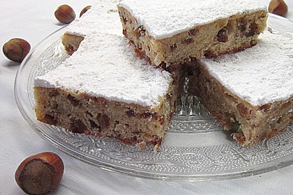 Stollenkuchen vom Blech mit Marzipan