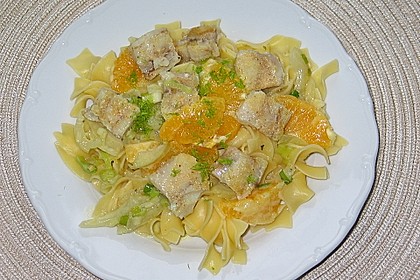 Tagliatelle an Orangen-Fenchel-Sauce mit gebratenen Kabeljaufiletstücken 10