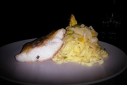 Tagliatelle an Orangen-Fenchel-Sauce mit gebratenen Kabeljaufiletstücken 4