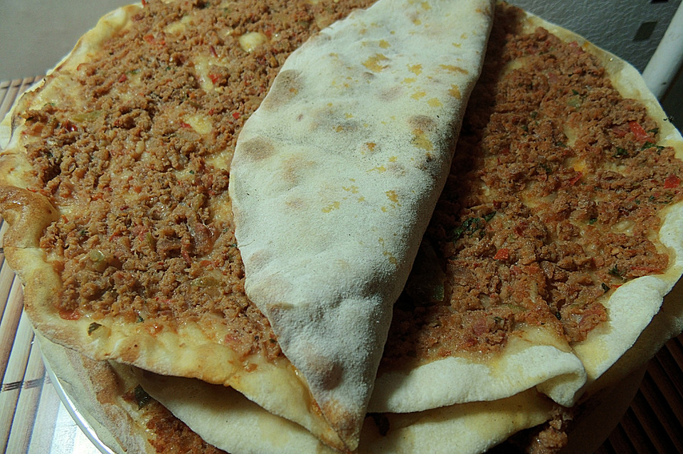 Türkische Pizza (Lahmacun) (Rezept mit Bild) von Meinerezepte_Aynur ...