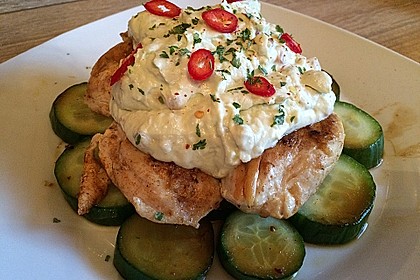 Gebratene Gurke mit Hähnchen und Avocadocreme 1