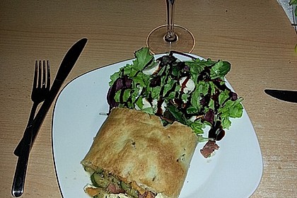 Zucchini-Feta-Strudel 4