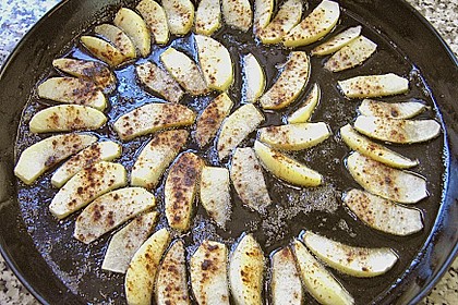 Apfelpfannkuchen mit Honigsauce 5