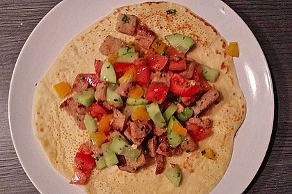 Brotsalat mit Gurke und Paprika 7