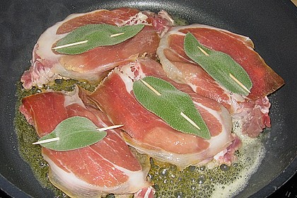 Kalbsschnitzel mit Schinken und Salbei 4