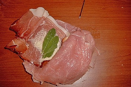 Kalbsschnitzel mit Schinken und Salbei