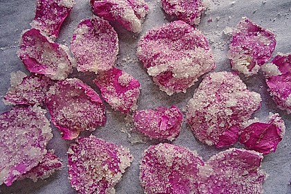 Kandierte Rosenbl&auml;tter 2