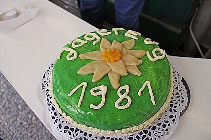 Buttercremetorte von Oma 27