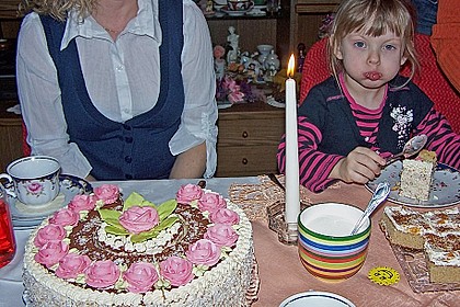 Buttercremetorte von Oma 5