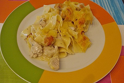 &Uuml;berbackenes Putenbrustfilet auf Bandnudeln 2
