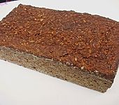 Herzhaftes Vollkornbrot (Bild)