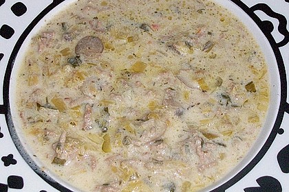 K&auml;sesuppe mit Hackfleisch und Porree