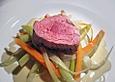 Pochiertes Schweinefilet auf lauwarmem Suppengem&uuml;sesalat