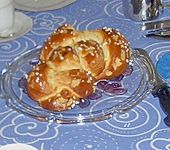 Hefeteig f&uuml;r Zopfbrot, Schnecken oder Figuren (Bild)