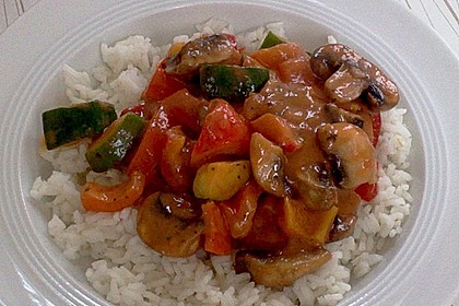 Bunte, mediterrane Gemüsepfanne mit Reis 5