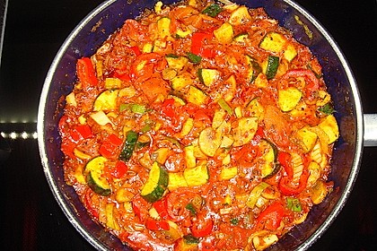 Bunte, mediterrane Gemüsepfanne mit Reis 13
