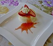 Bayrische Creme mit Erdbeerso&szlig;e (Bild)