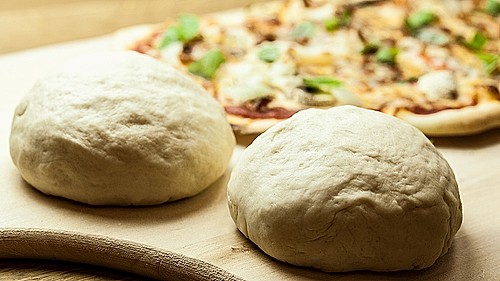 Pizzateig - schnell, einfach &amp; lecker (Rezept mit Bild) | Chefkoch.de