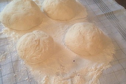 Pizzateig - schnell, einfach & lecker 7