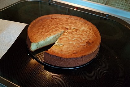 Einfacher Marzipankuchen mit zwei Zutaten 4