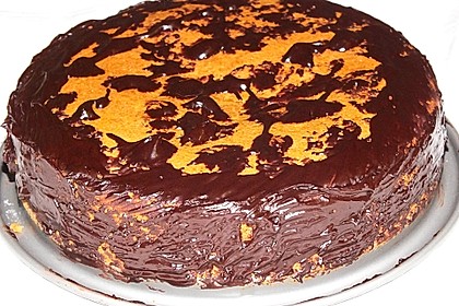 Einfacher Marzipankuchen mit zwei Zutaten 2