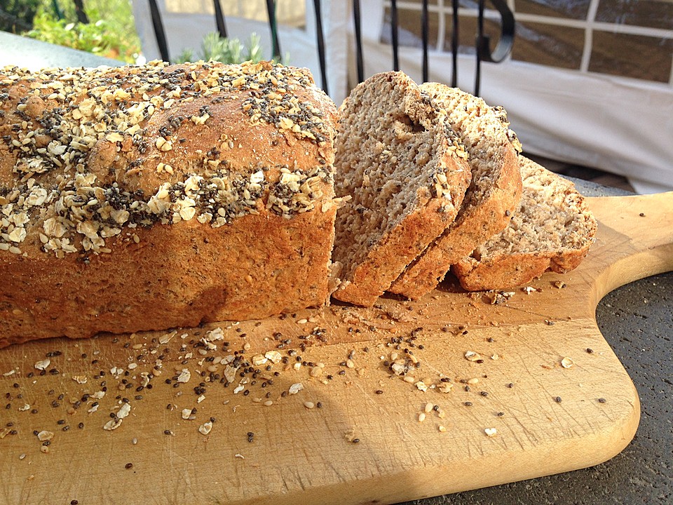 Chia-Eiweiß-Brot mit Dinkelmehl (Rezept mit Bild) | Chefkoch.de