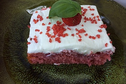 Erdbeer-Blechkuchen mit Cream Cheese Frosting 7
