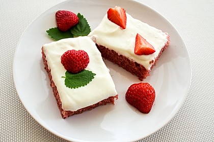 Erdbeer-Blechkuchen mit Cream Cheese Frosting 1