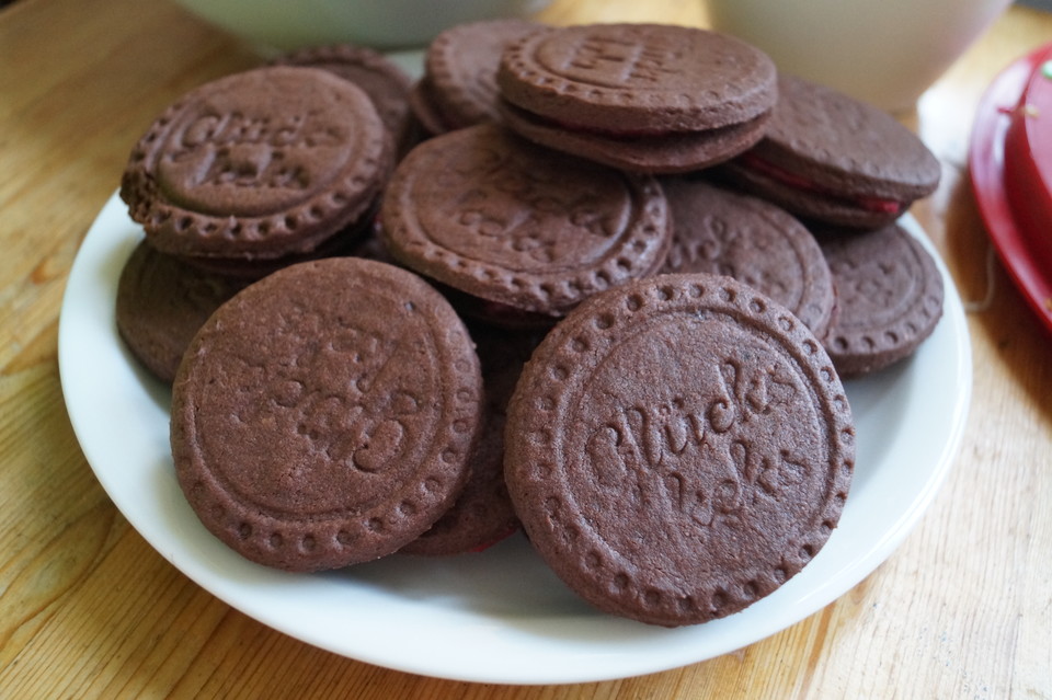 Schokokekse mit Himbeer-Butter-Creme (Rezept mit Bild) | Chefkoch.de