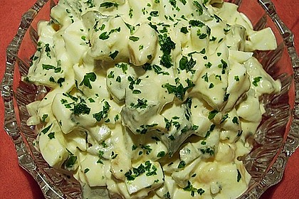 Eiersalat mit Zwiebeln und Gew&uuml;rzgurke 1