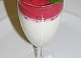 Panna Cotta mit Beerenso&szlig;e