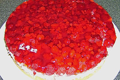 Frische Himbeertorte mit Schmand 55