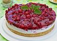 Frische Himbeertorte mit Schmand