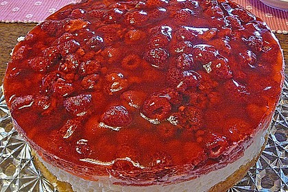 Frische Himbeertorte mit Schmand 32