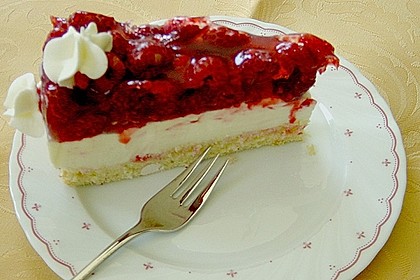 Frische Himbeertorte mit Schmand 28