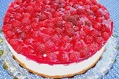 Frische Himbeertorte mit Schmand 11