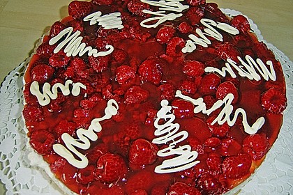 Frische Himbeertorte mit Schmand 14