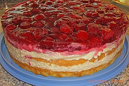 Frische Himbeertorte mit Schmand 25