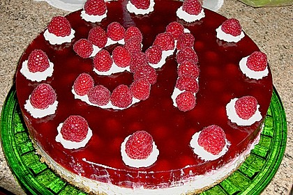 Frische Himbeertorte mit Schmand 43