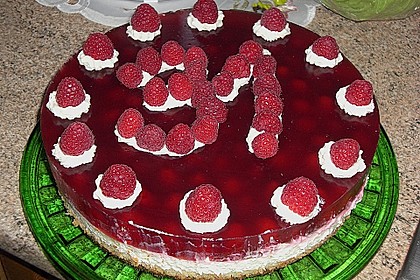 Frische Himbeertorte mit Schmand 39